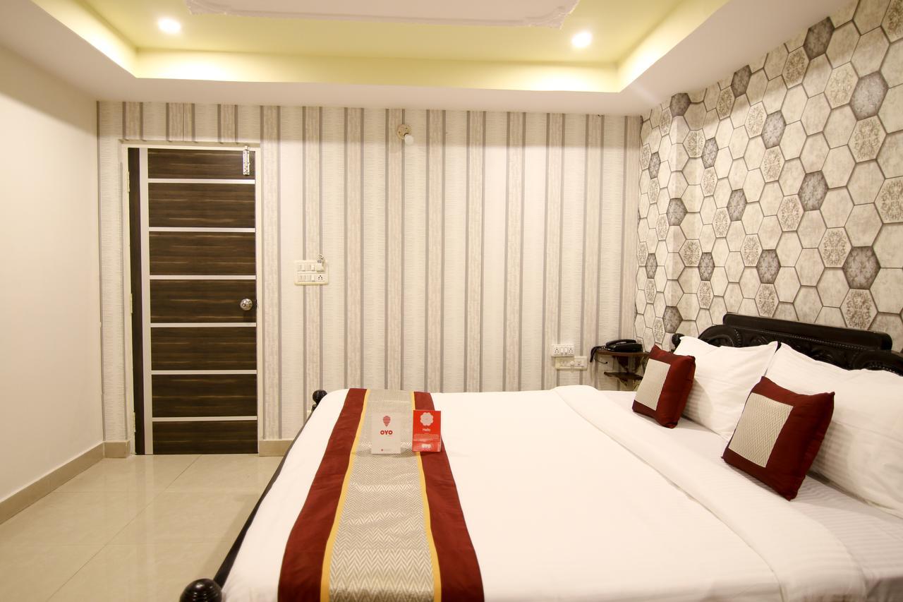 Oyo 9207 Chakri Guest House Вішакхапатнам Екстер'єр фото